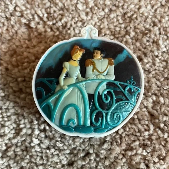 Cinderella and Prince Charming pokitpal. By Olszewski - Picture 1 of 8